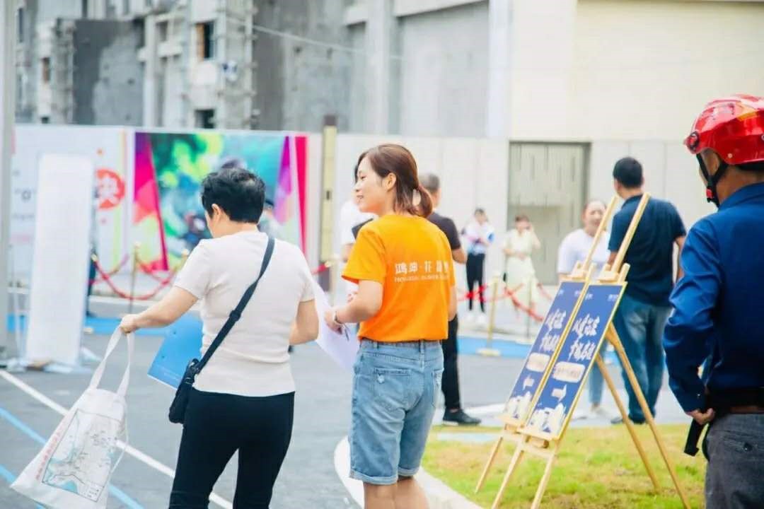 鴻坤客服部服務(wù)實拍