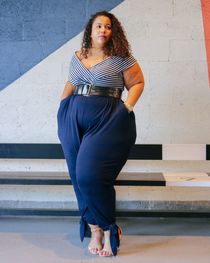 Sexy ebony BBW posing like